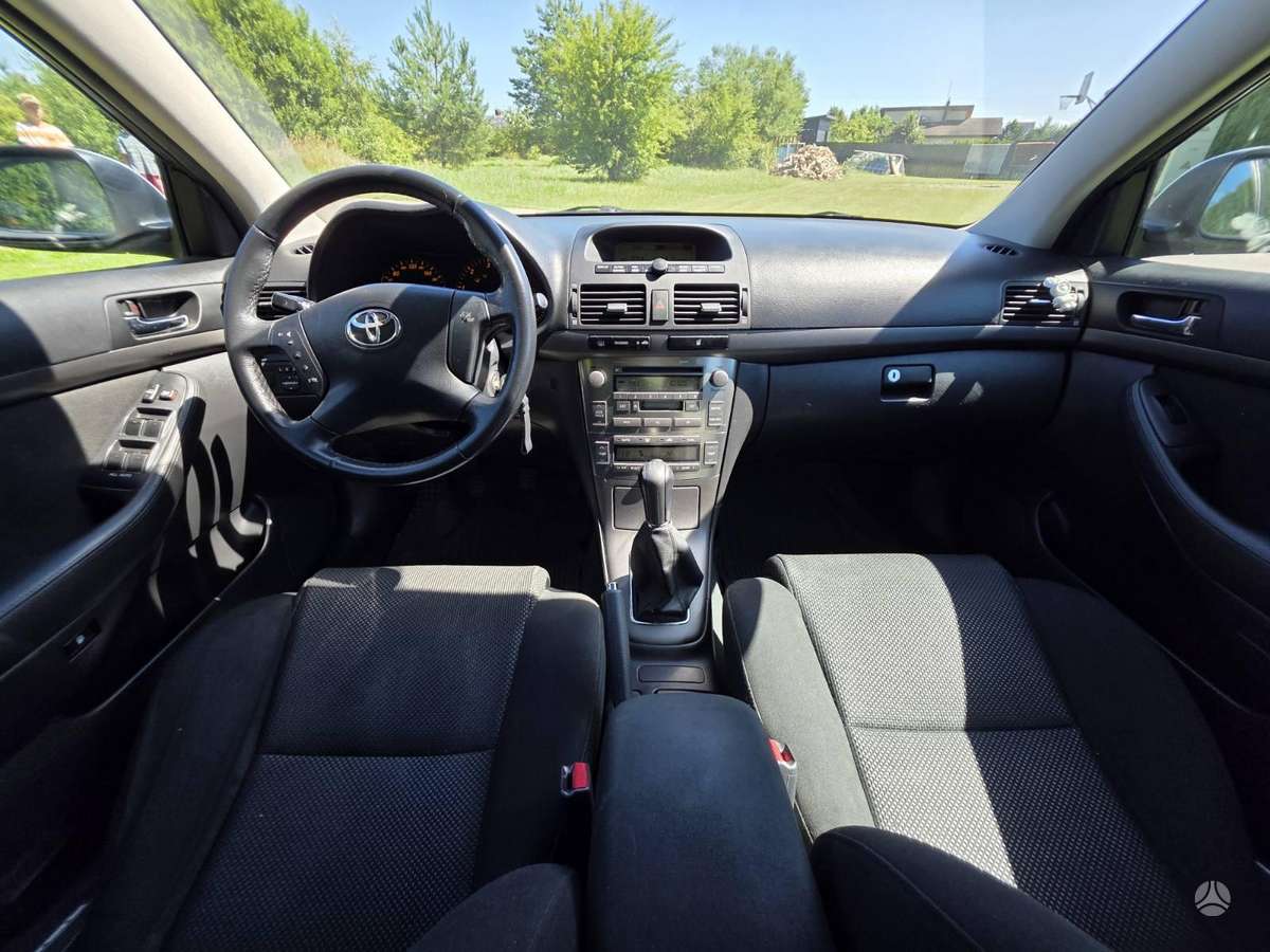 Toyota Avensis - 6