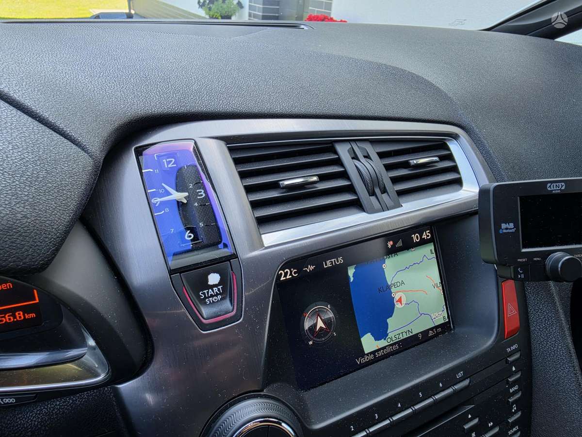 Citroen DS5, 1.6 l., hatchback