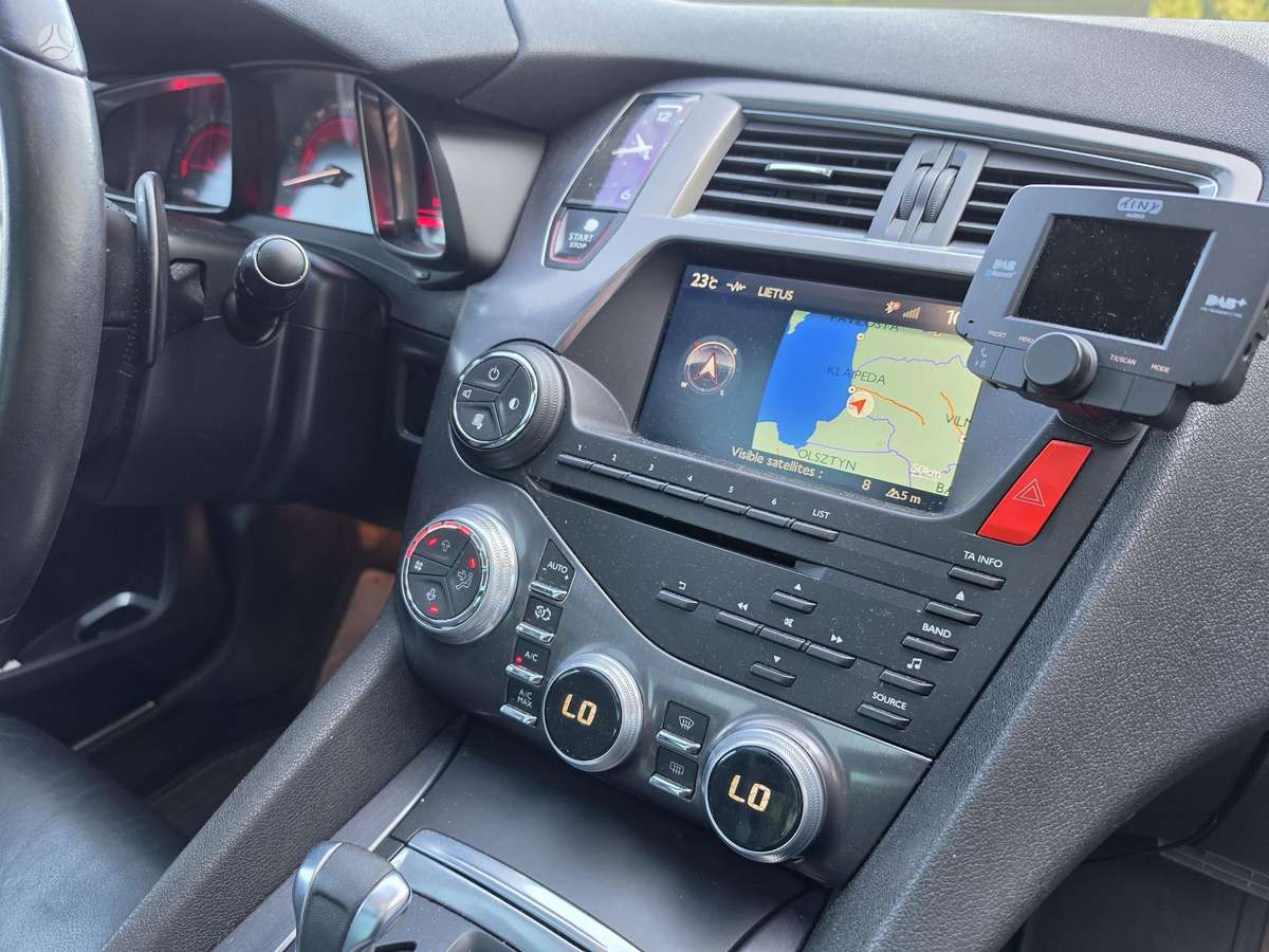 Citroen DS5, 1.6 l., hatchback