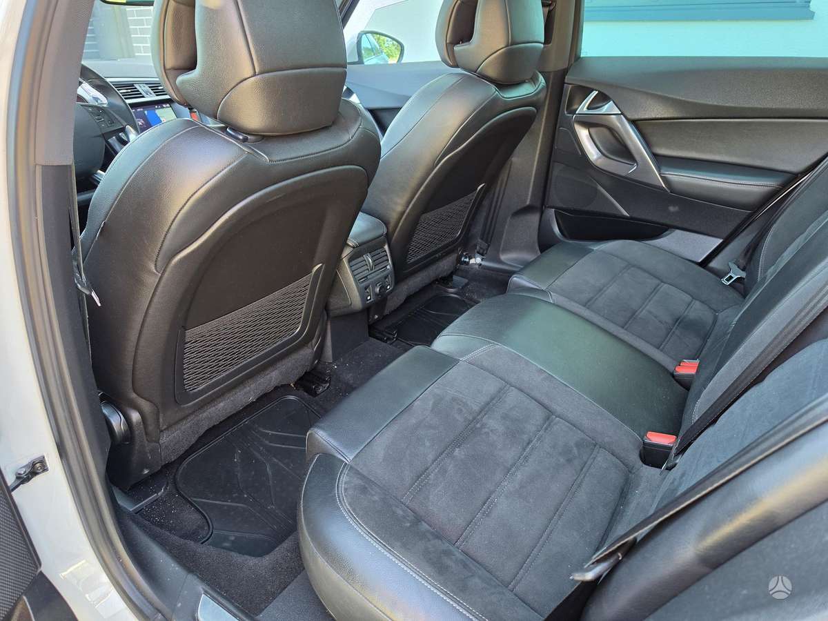 Citroen DS5, 1.6 l., hatchback