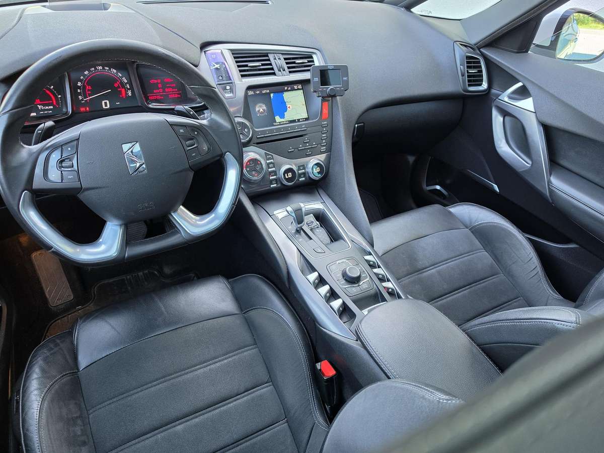 Citroen DS5, 1.6 l., hatchback
