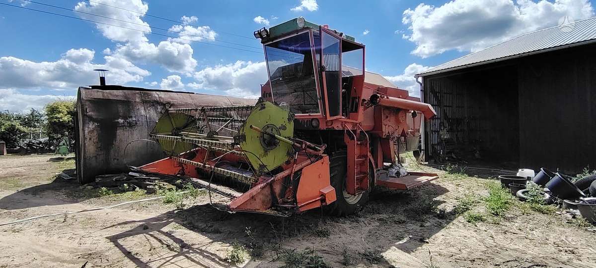 Dronningborg D 1200, kombainai
