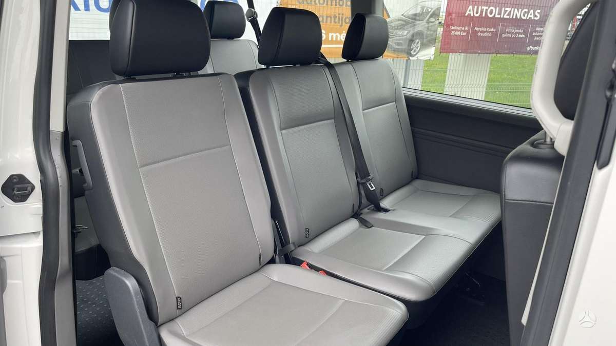 Volkswagen Caravelle - 12
