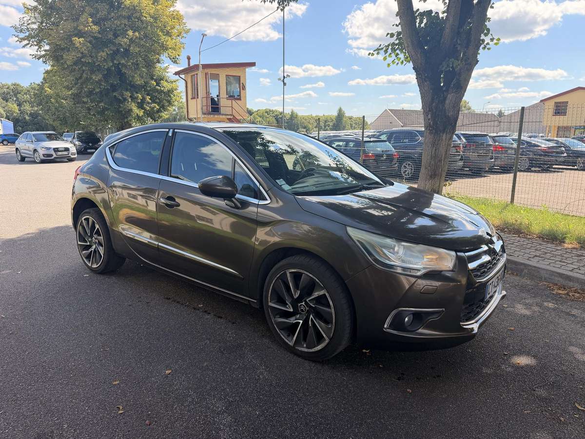 Citroen DS4, 1.6 l., hatchback