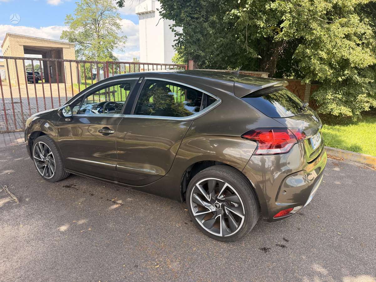 Citroen DS4, 1.6 l., hatchback