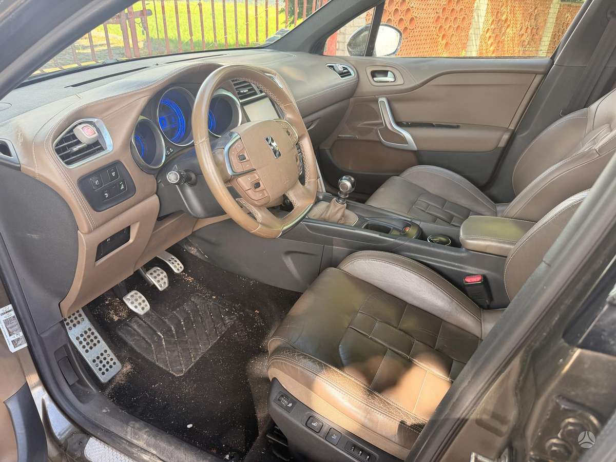 Citroen DS4, 1.6 l., hatchback