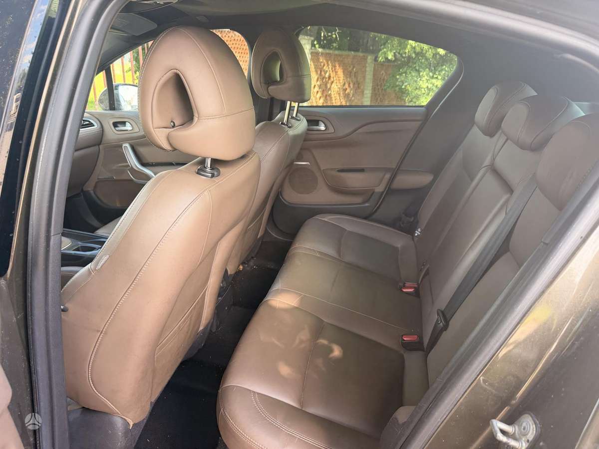 Citroen DS4, 1.6 l., hatchback