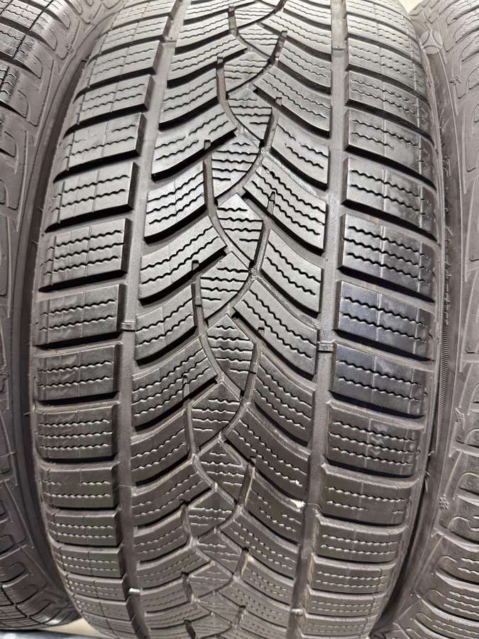 Goodyear Ultragrip performance//2024m, winter 225/45 R18