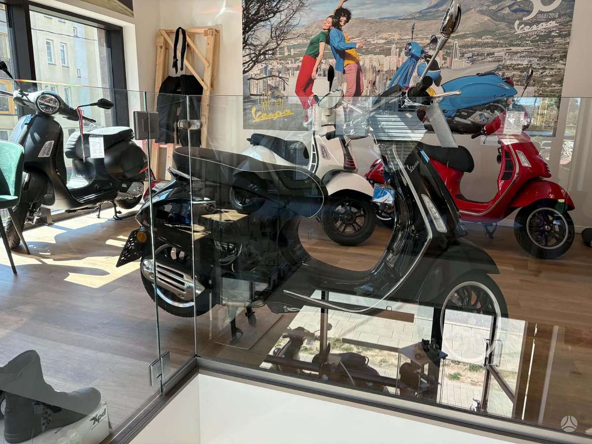 Piaggio Vespa 125cc, scooters / mopeds