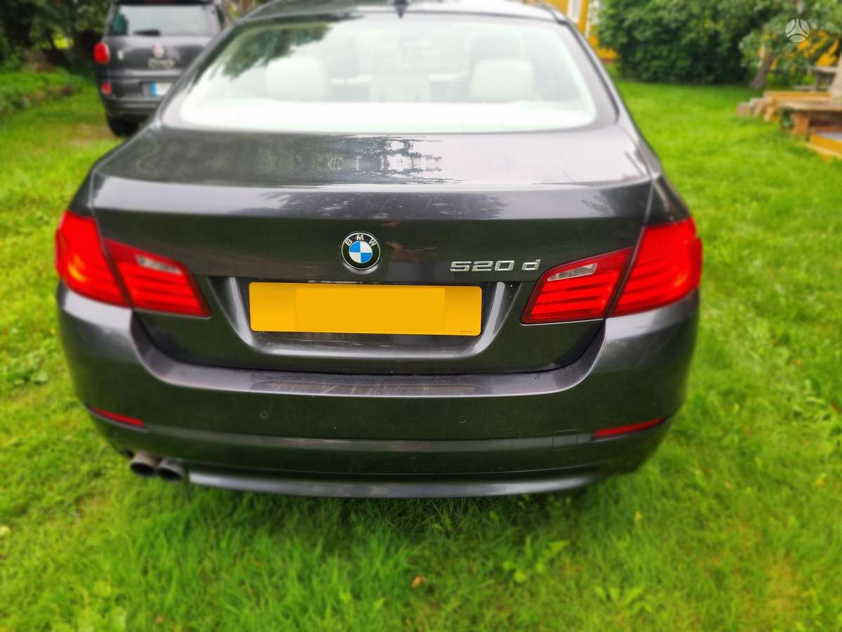 BMW 520, 2.0 l., Седан