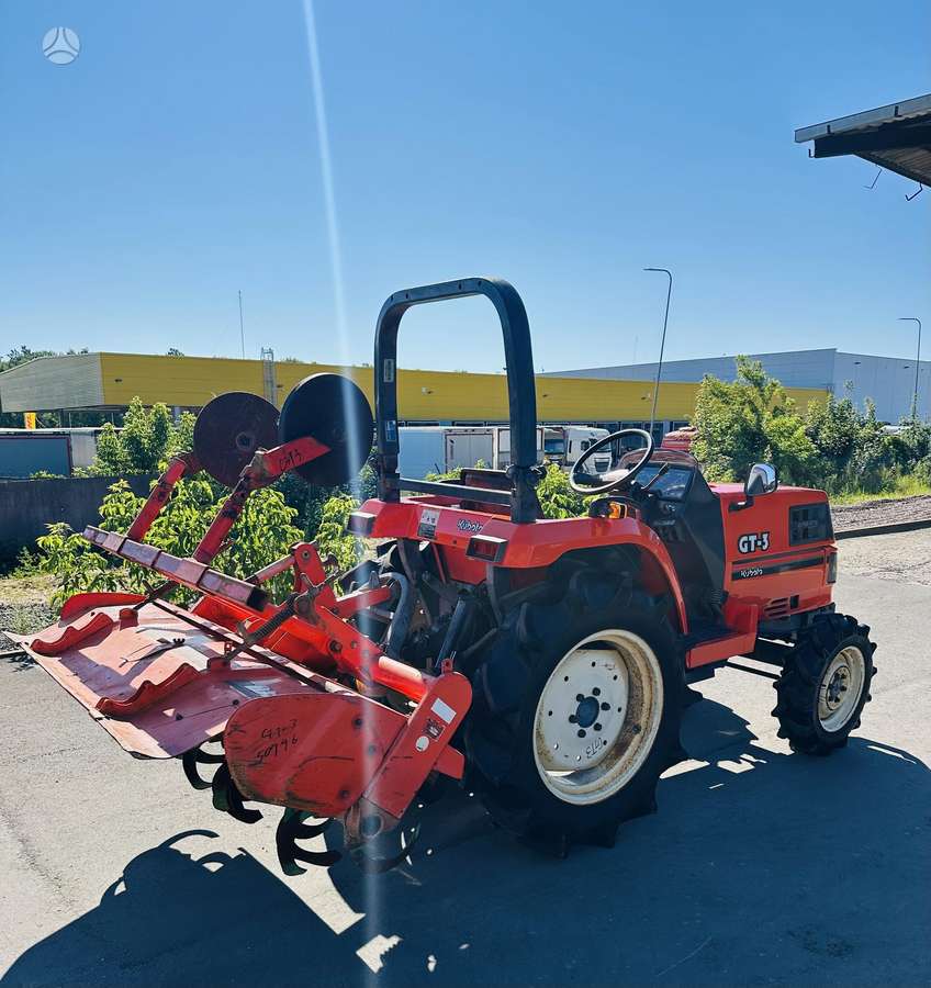 Kubota GT3, traktoriai