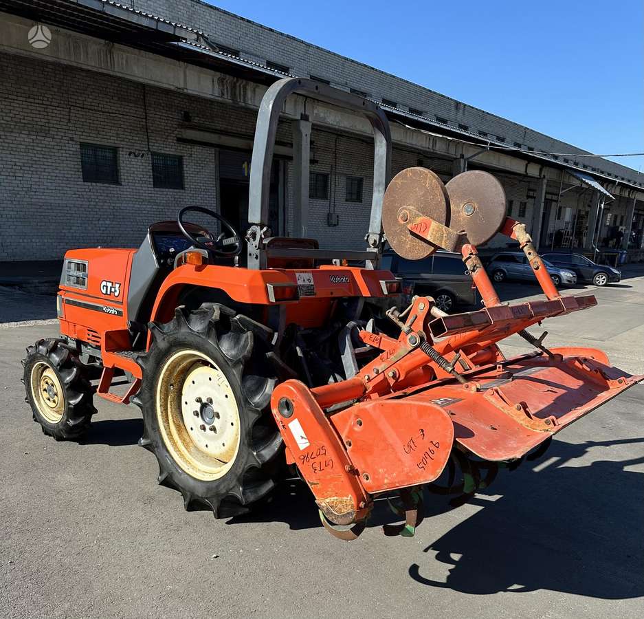 Kubota GT3, traktoriai