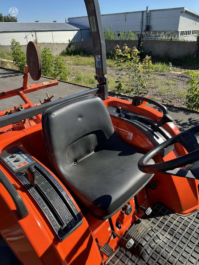 Kubota GT3, traktoriai