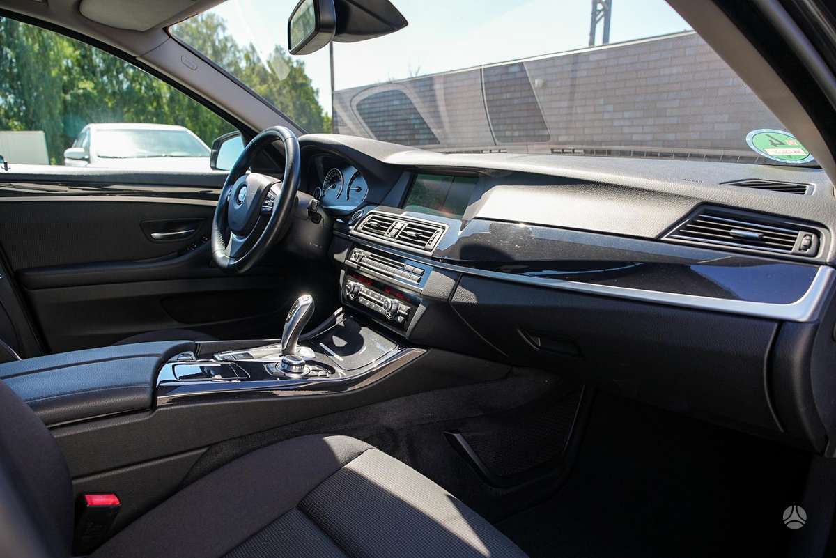 BMW 520, 2.0 l., Седан