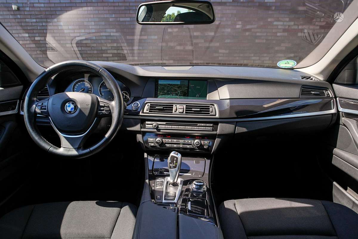 BMW 520, 2.0 l., Седан