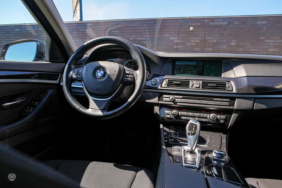 BMW 520, 2.0 l., Седан