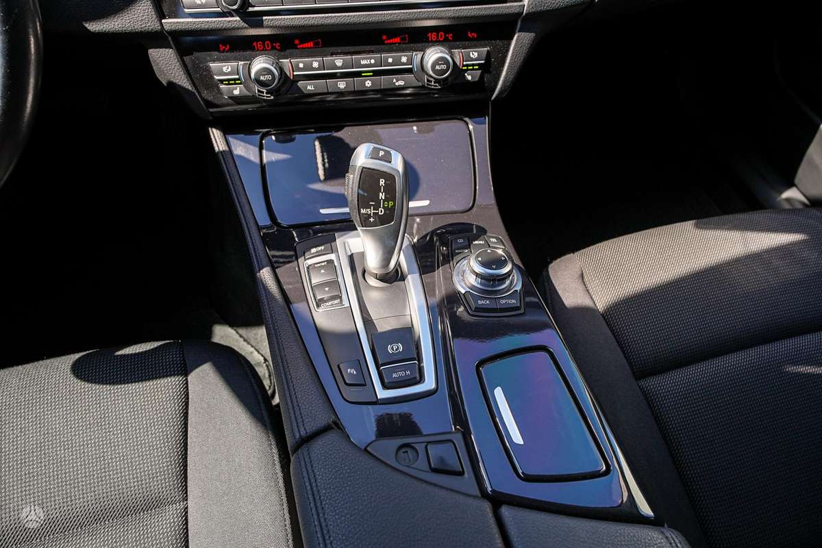 BMW 520, 2.0 l., Седан