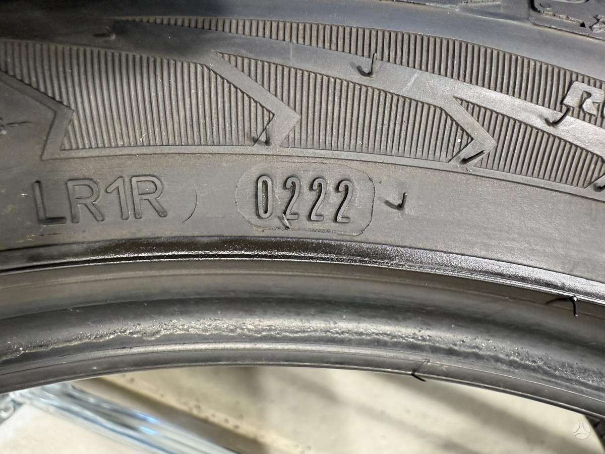 Goodyear Ultragrip performance//2022m, winter 225/45 R18