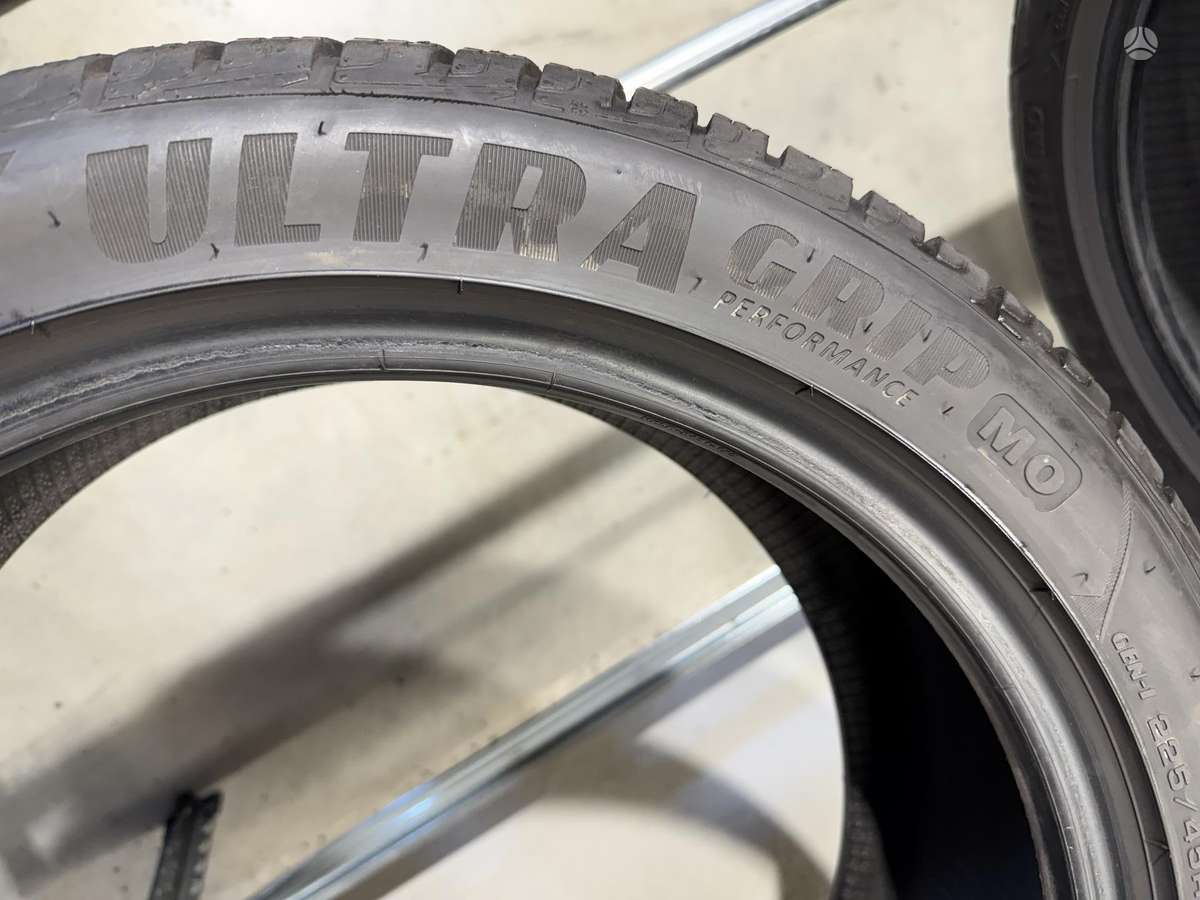 Goodyear Ultragrip performance//2022m, winter 225/45 R18
