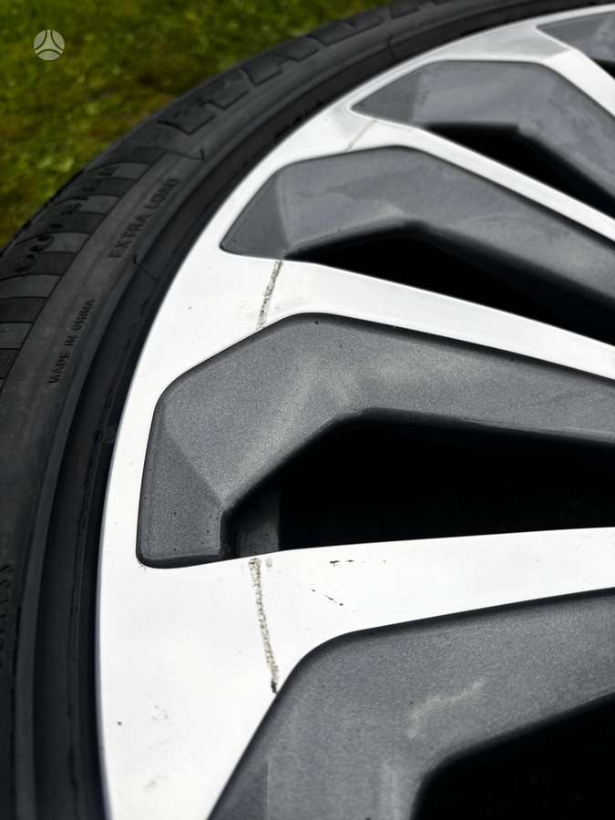 Audi E-tron, light alloy, R21