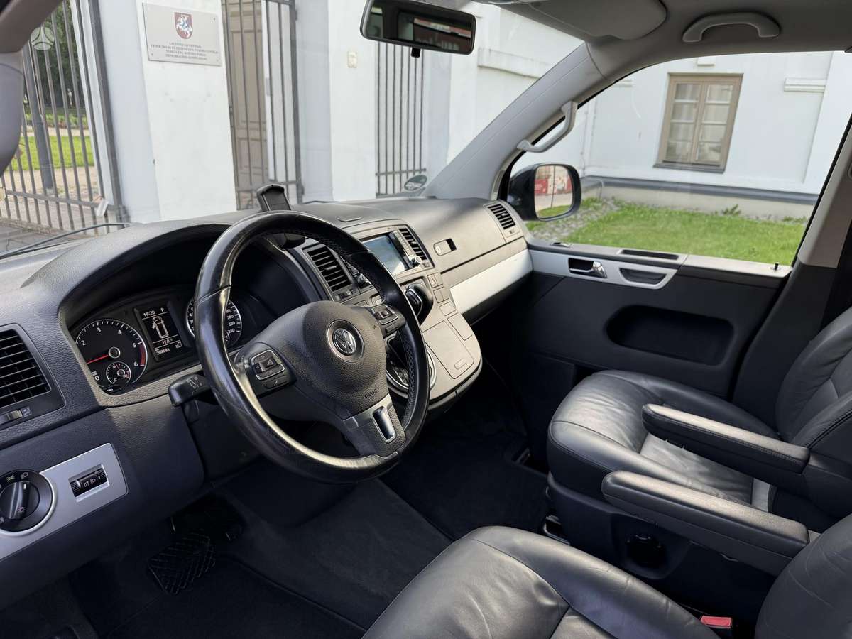 Volkswagen Multivan, 2.0 l., Минивэн