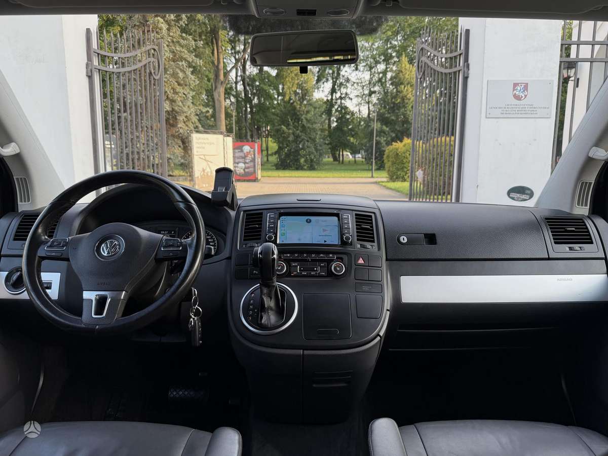 Volkswagen Multivan, 2.0 l., Минивэн
