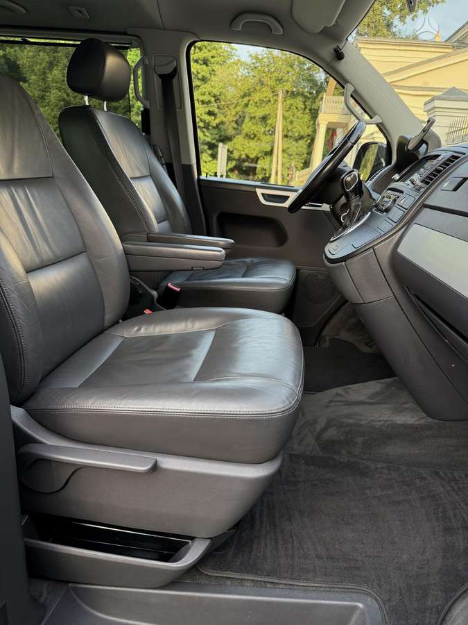 Volkswagen Multivan, 2.0 l., Минивэн