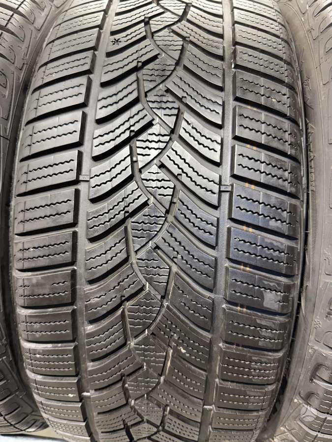 Goodyear Ultragrip performance//2024m, winter 225/45 R18