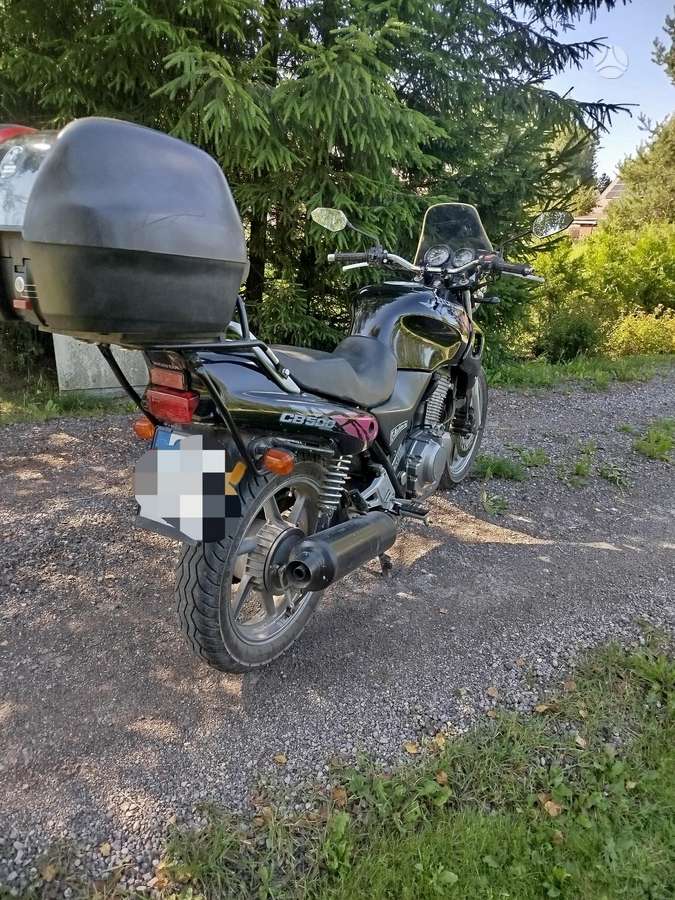 Honda CB 500cc, street / classic