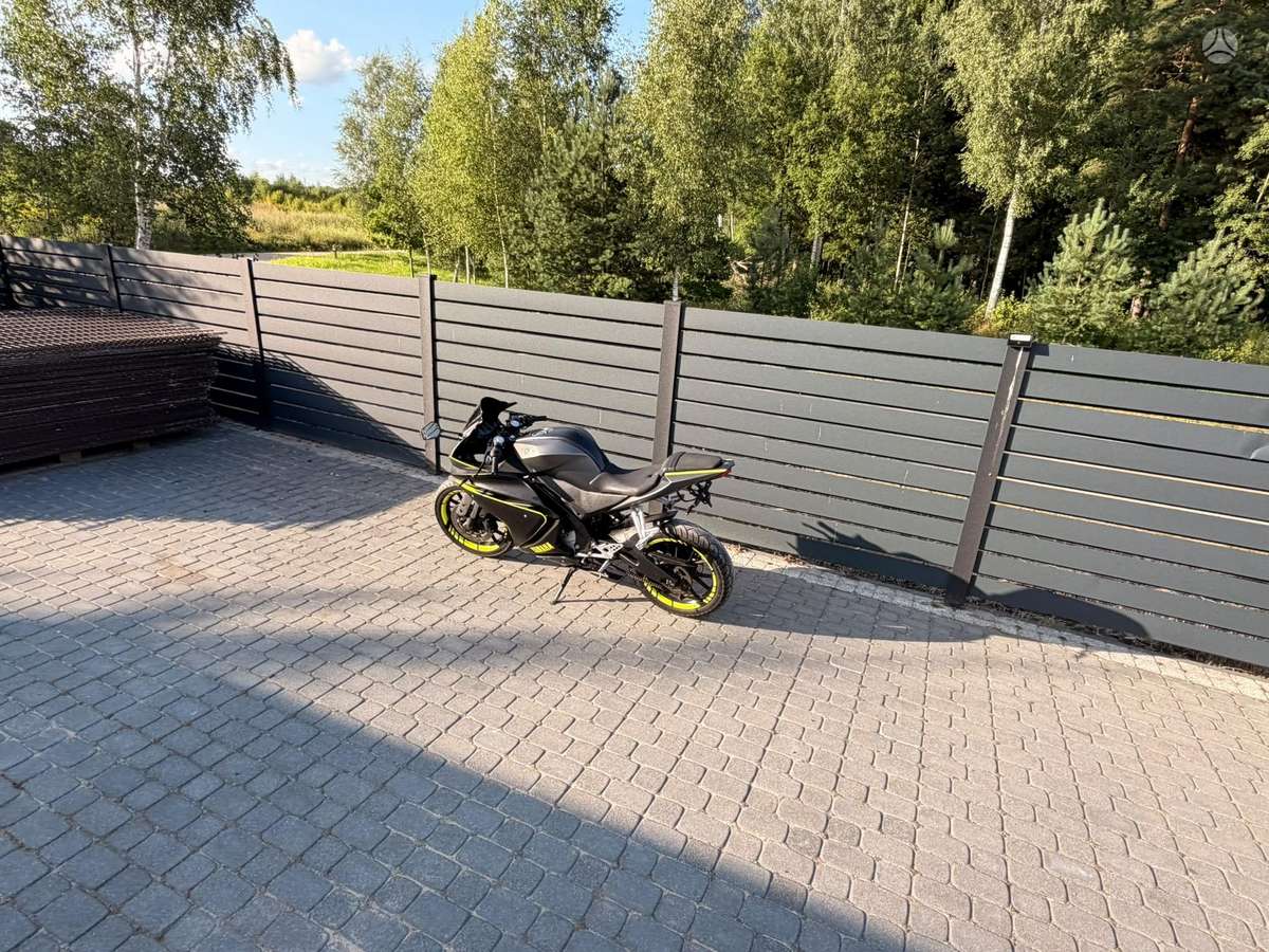 Yamaha YZF 125cc, superbikes