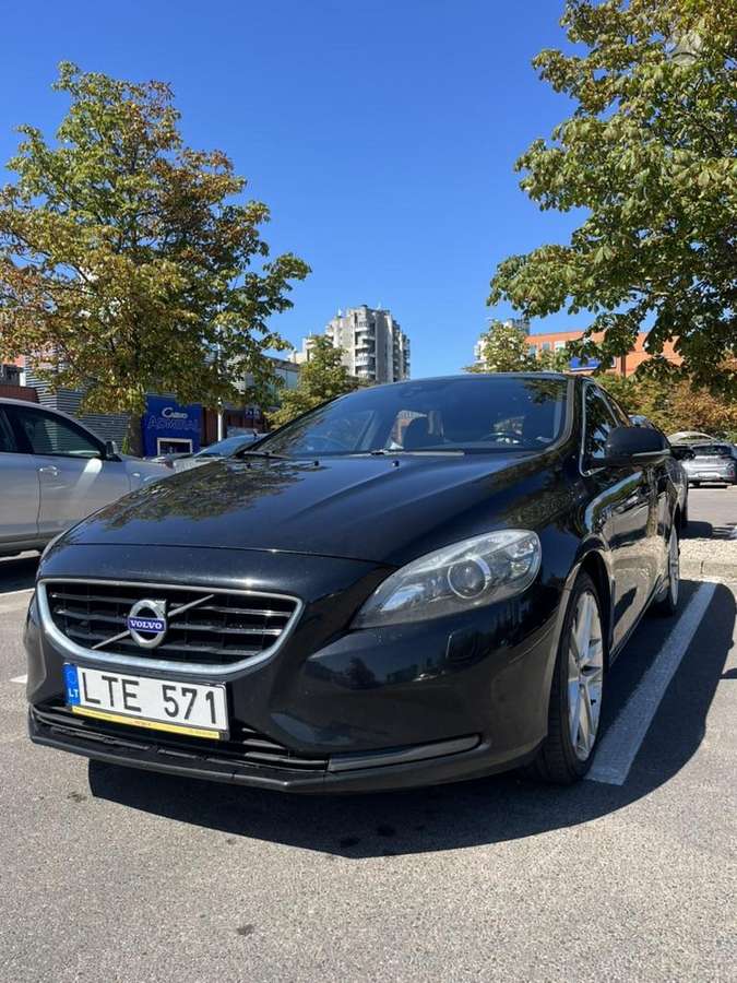 Volvo V40, 2.0 l., hatchback