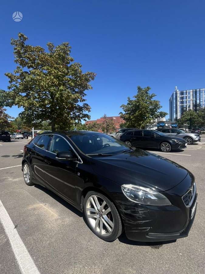 Volvo V40, 2.0 l., hatchback