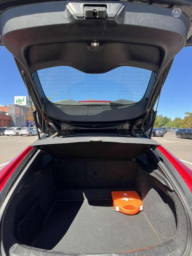 Volvo V40, 2.0 l., hatchback