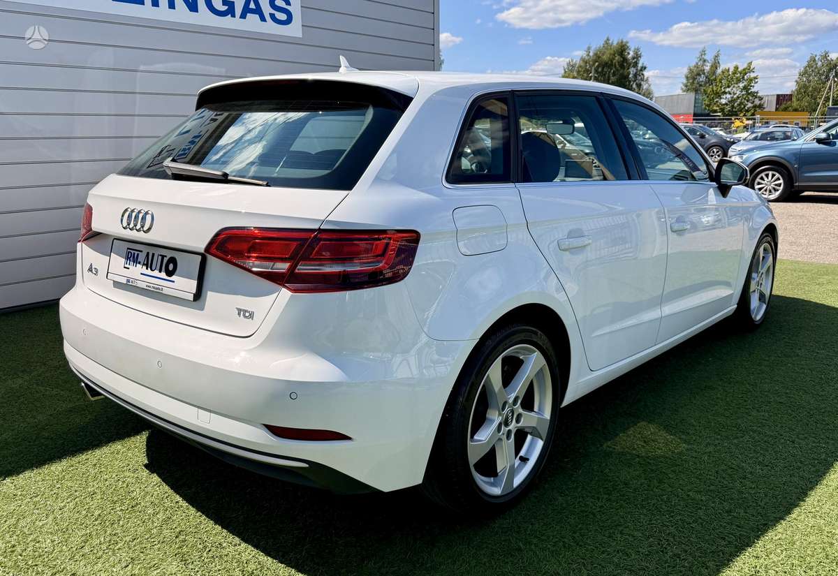 Audi A3, 1.6 l., hatchback