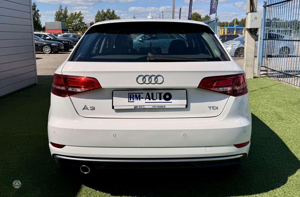 Audi A3, 1.6 l., hatchback