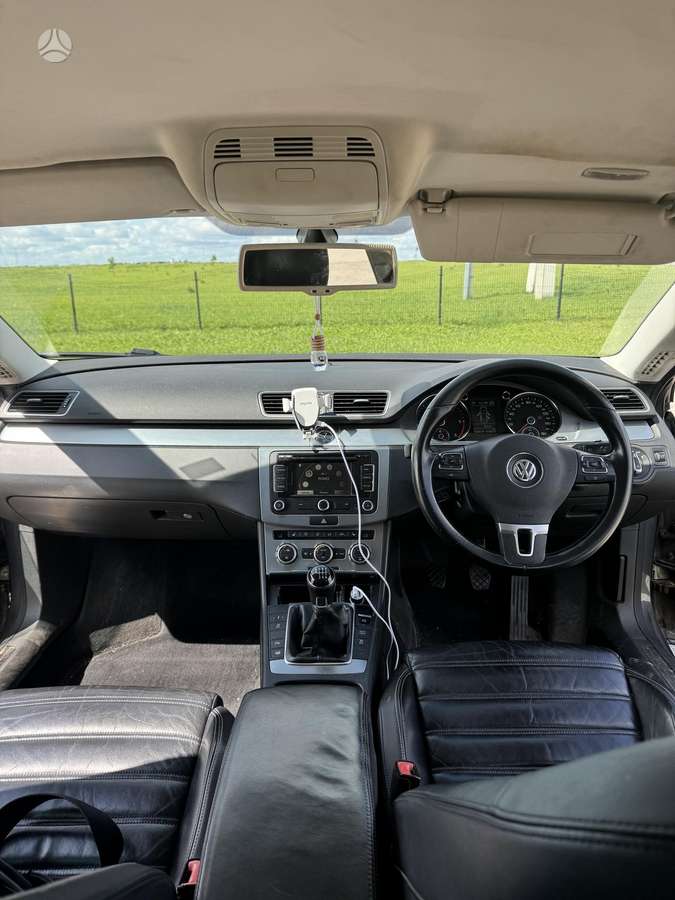 Volkswagen Passat CC - 8