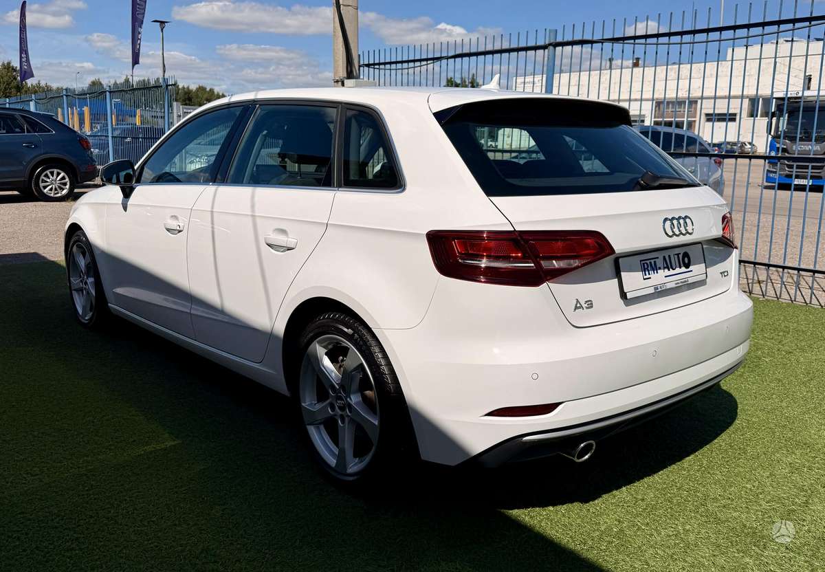 Audi A3, 1.6 l., hatchback