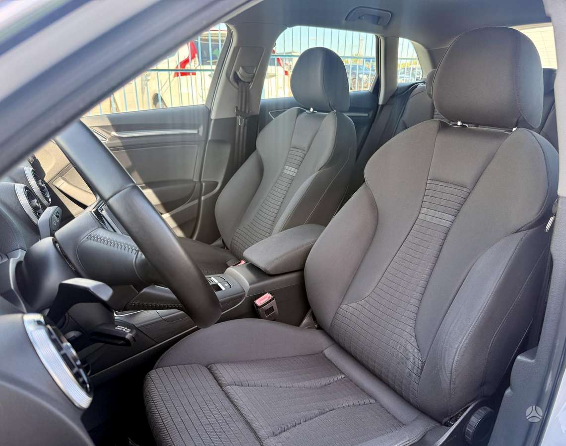 Audi A3, 1.6 l., hatchback