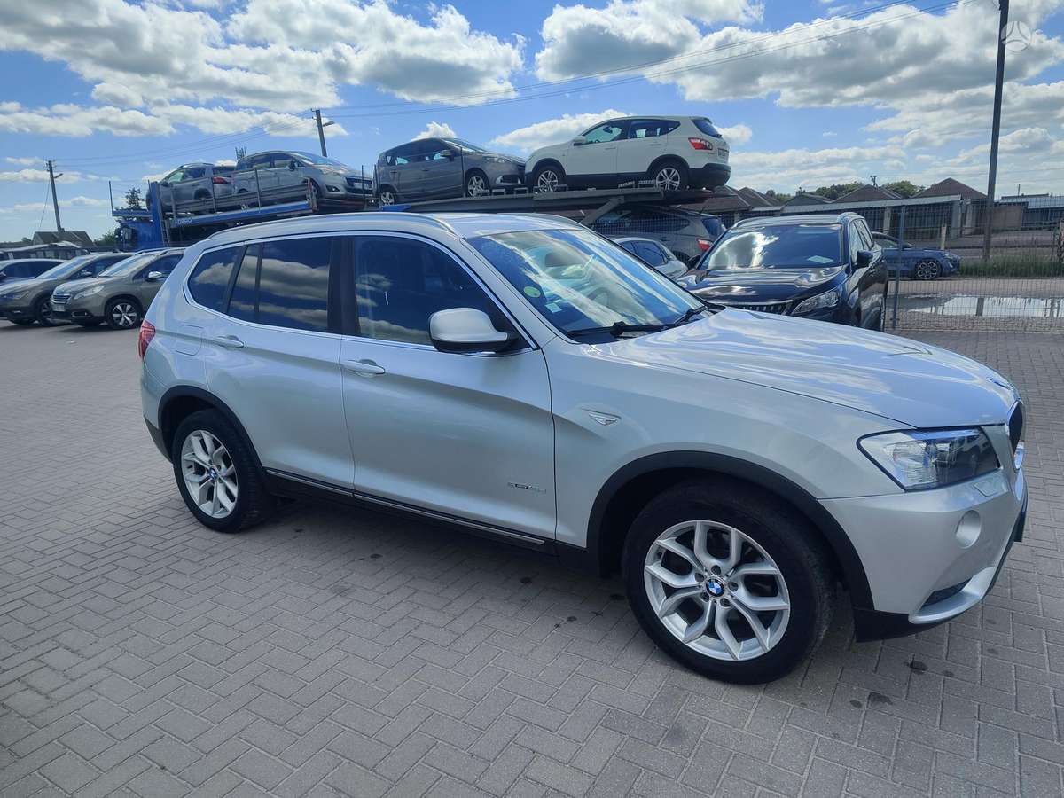 BMW X3, 2.0 l., Минивэн