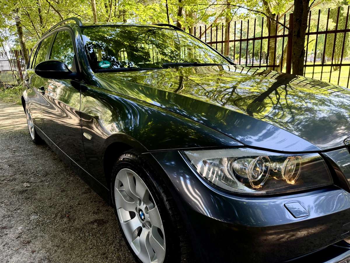 BMW 320, Универсал