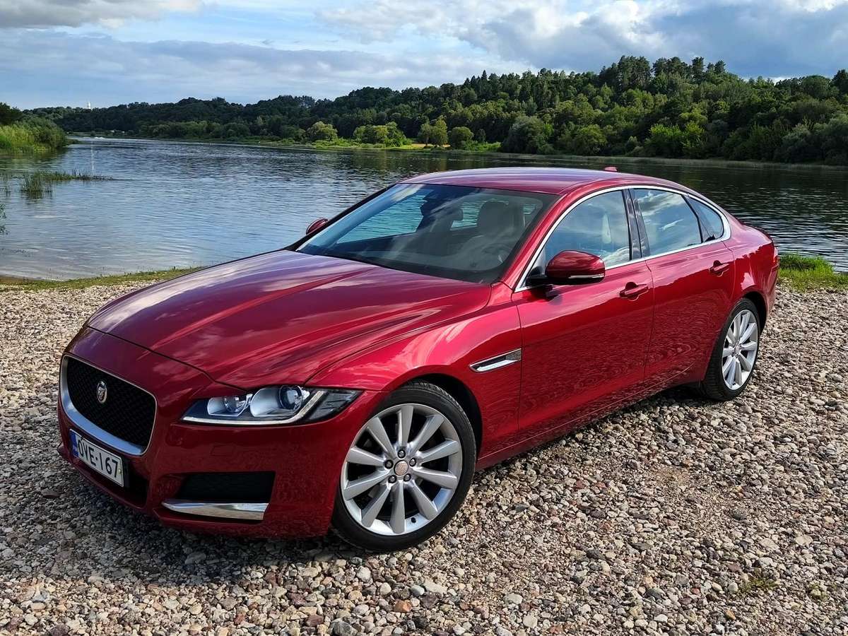 Jaguar XF, 2.0 l., Седан
