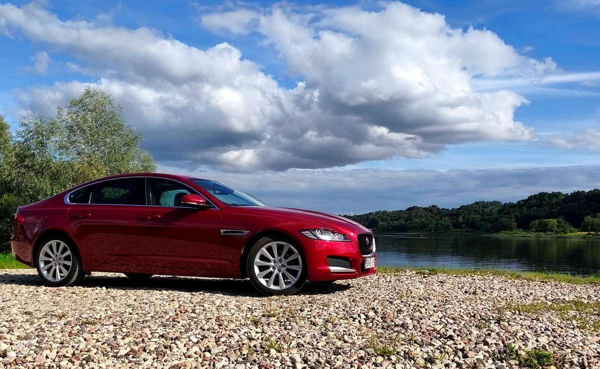 Jaguar XF, 2.0 l., Седан