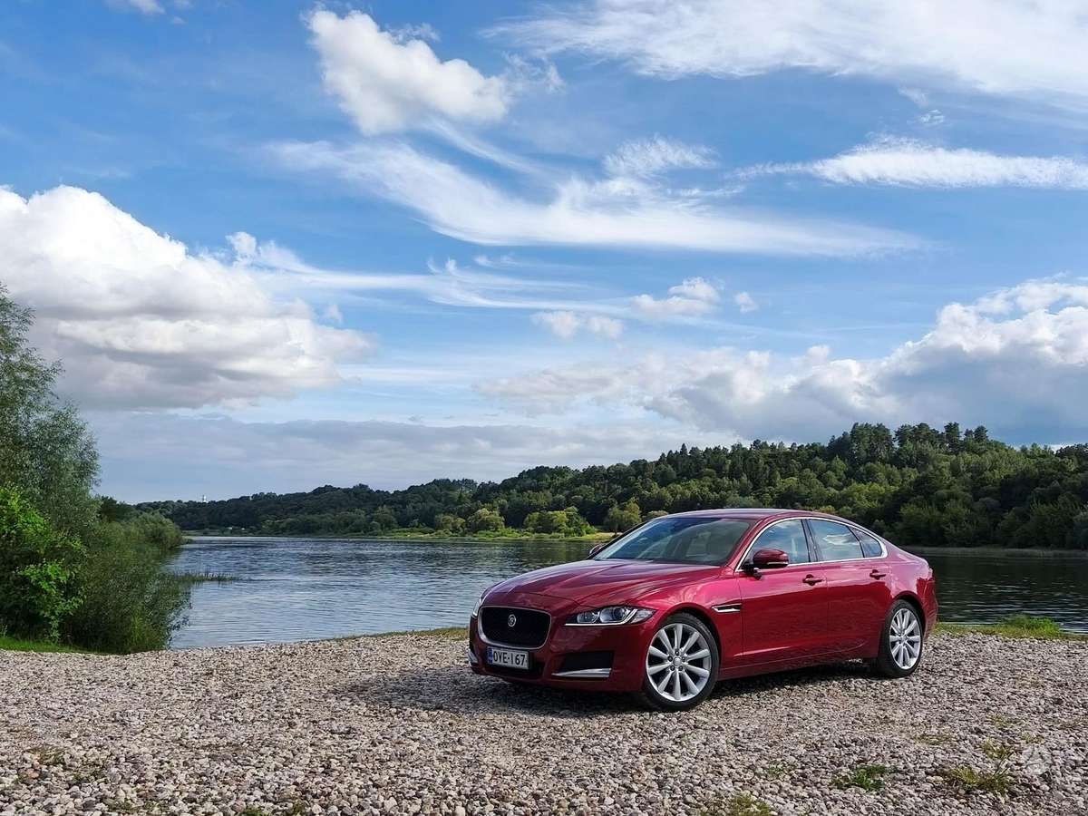 Jaguar XF, 2.0 l., Седан