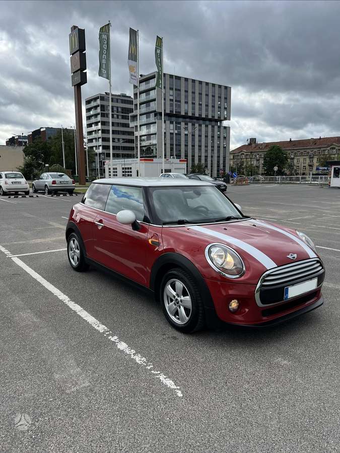 Mini Cooper, 1.5 l., hatchback
