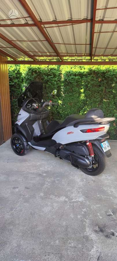 Piaggio MP3 350cc, scooters / mopeds