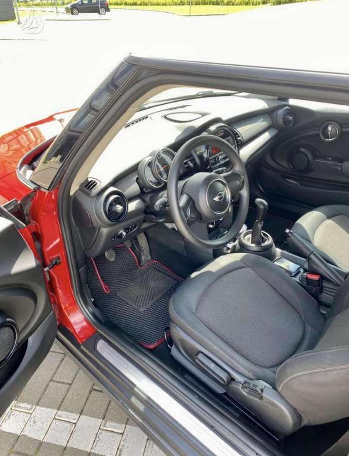 Mini Cooper, 1.5 l., hatchback