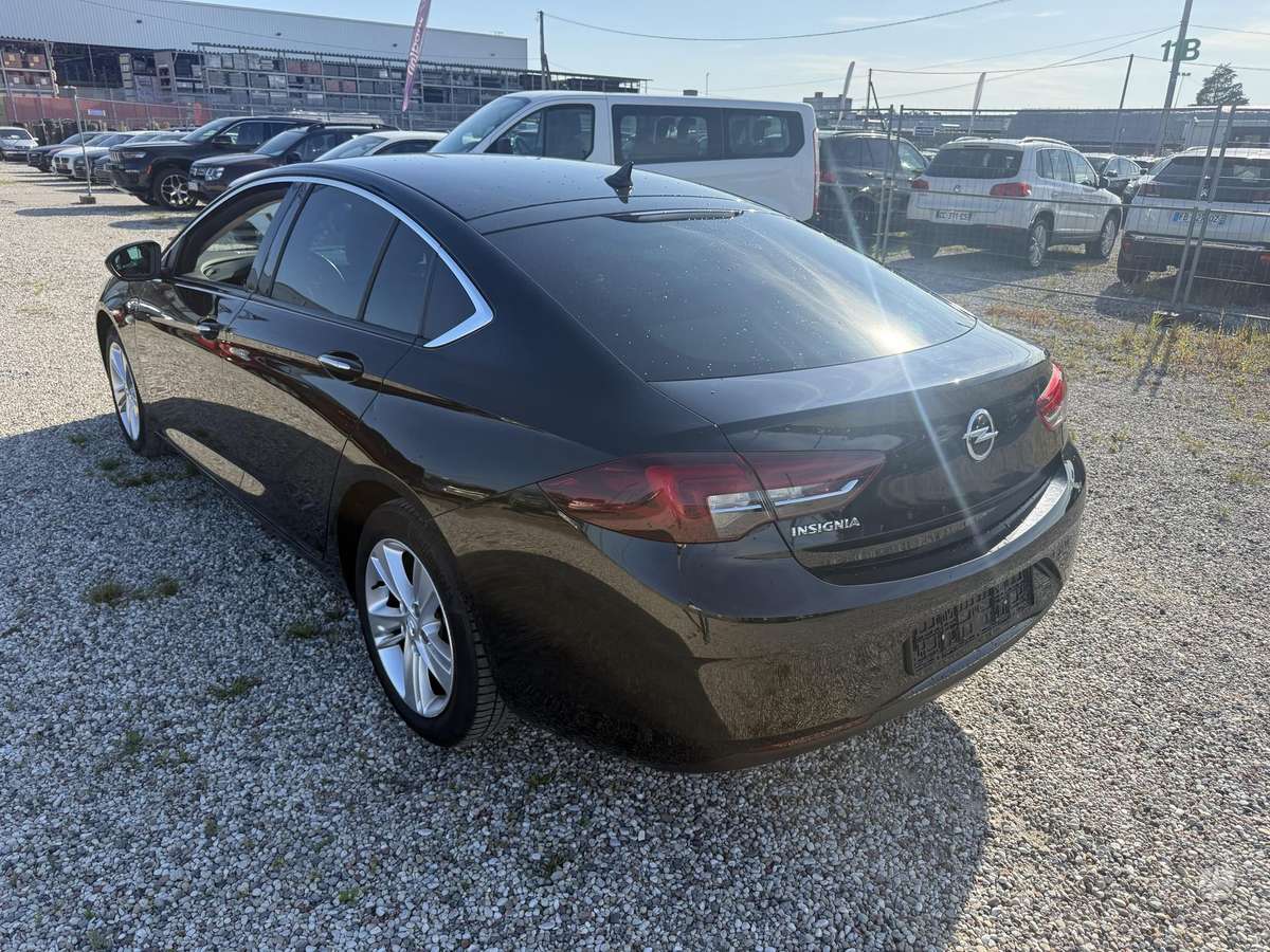 Opel Insignia, 1.5 l., hatchback