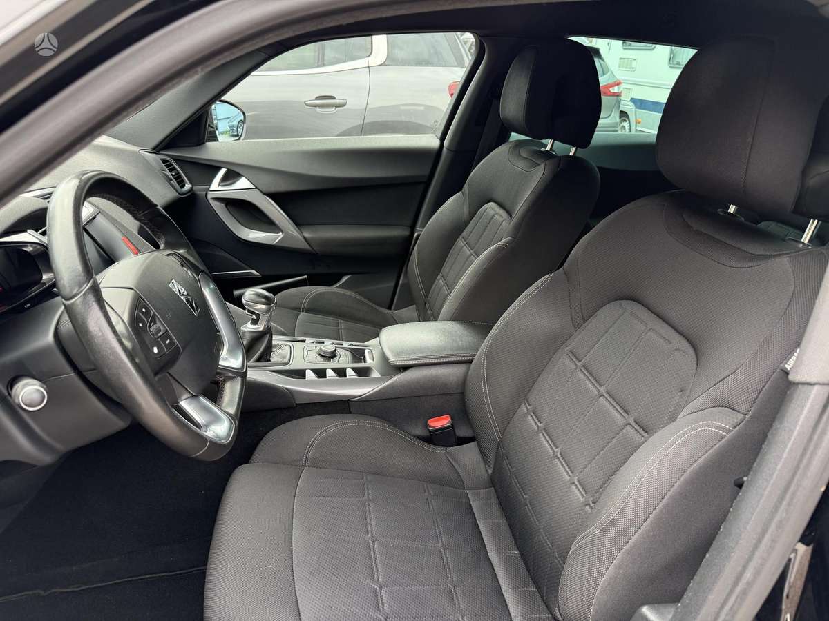 Citroen DS5, 1.6 l., hatchback