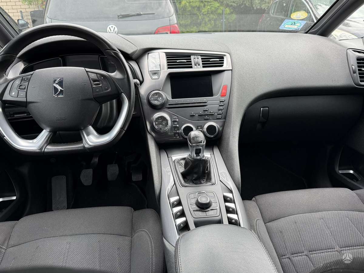 Citroen DS5, 1.6 l., hatchback