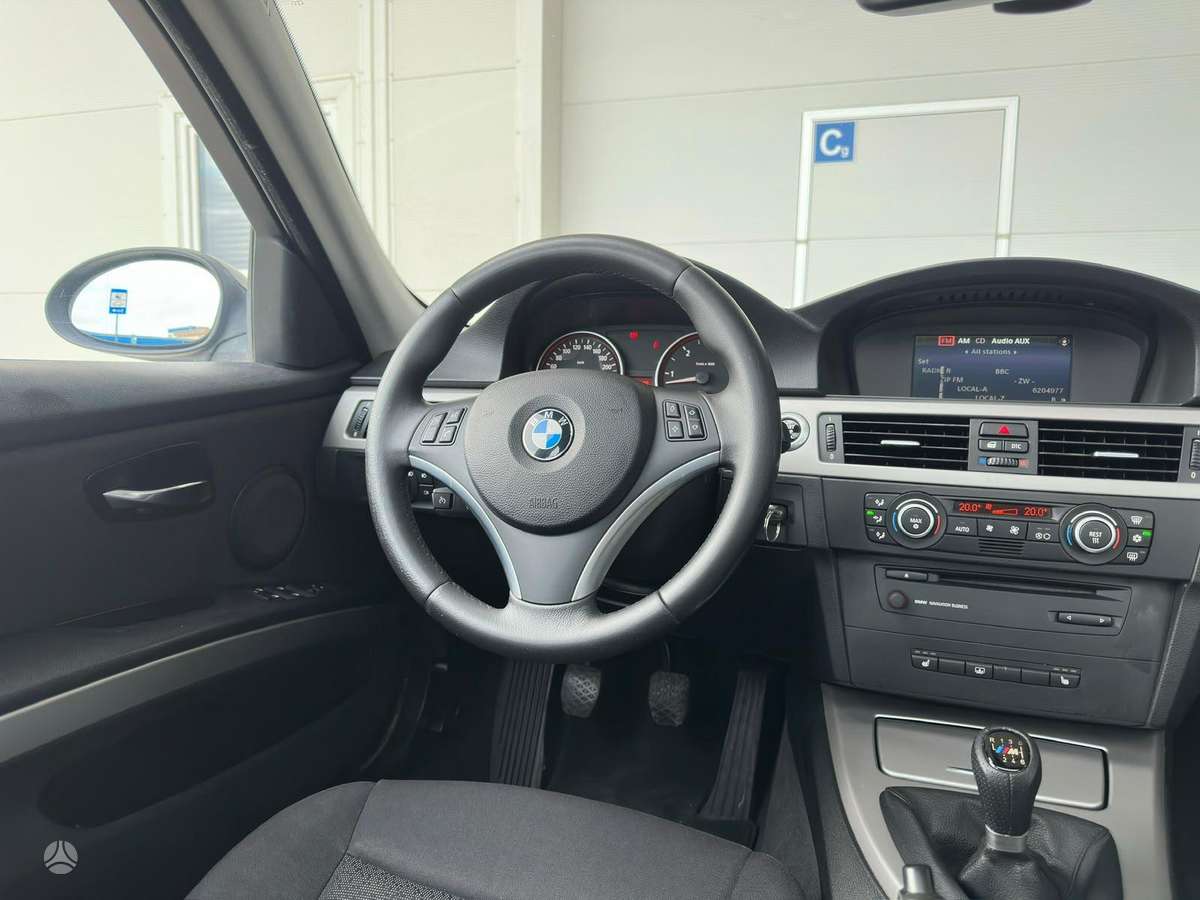 BMW 325, 3.0 l., Седан